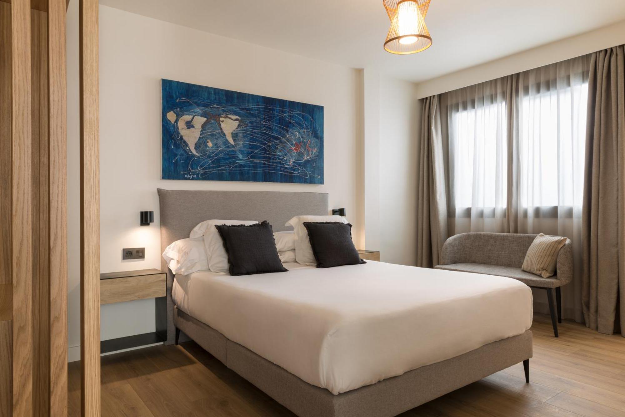 Puerta Catedral Suites Seville Phòng bức ảnh