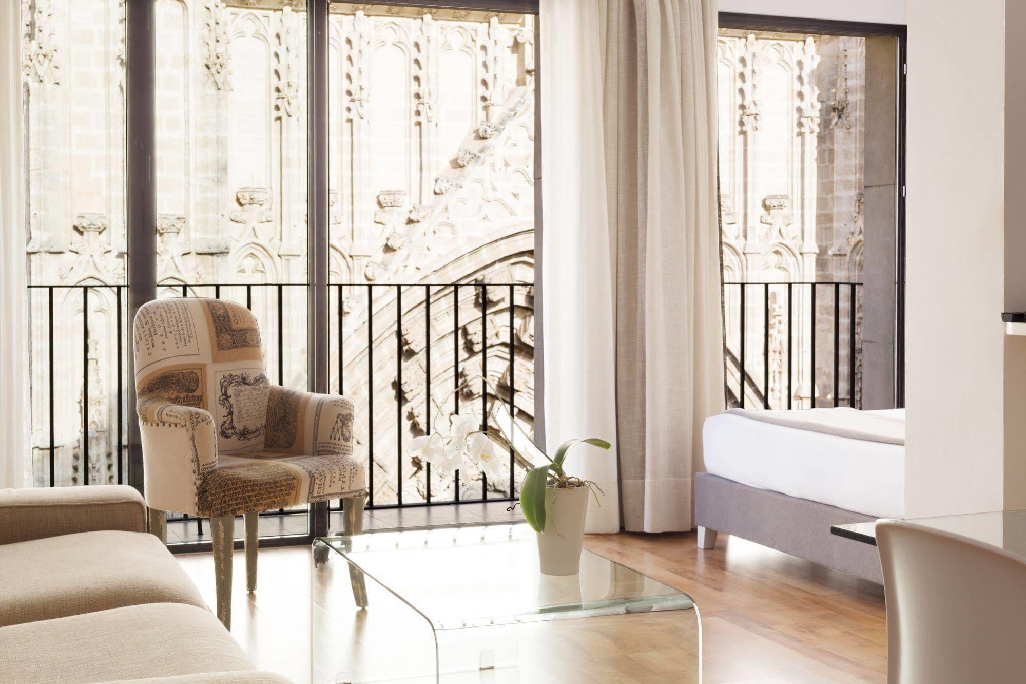 Puerta Catedral Suites Seville Ngoại thất bức ảnh