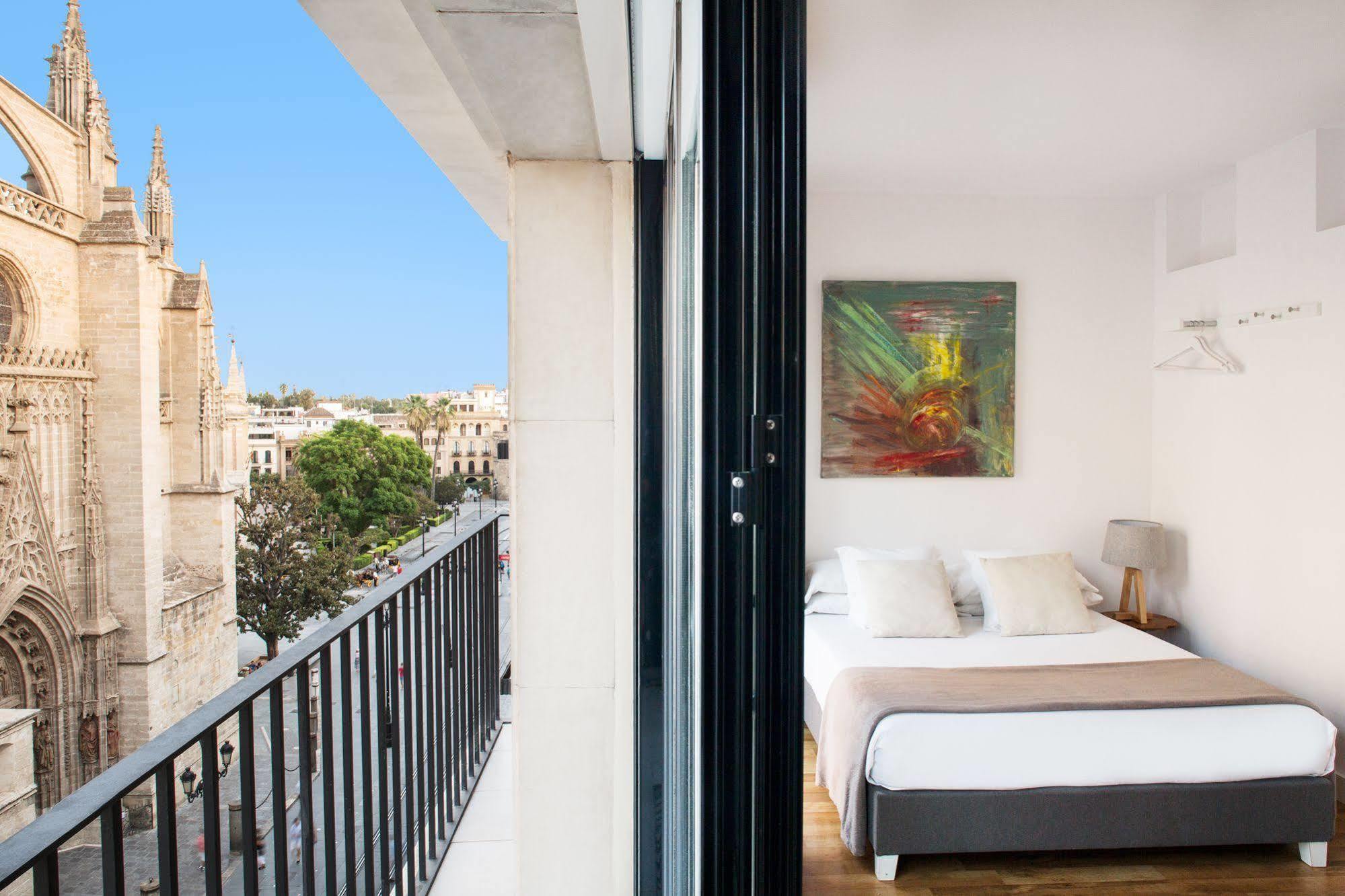 Puerta Catedral Suites Seville Ngoại thất bức ảnh